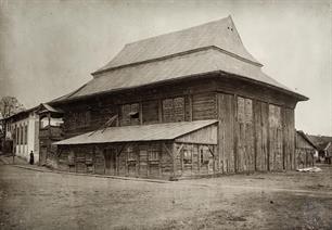 Wooden Synagogue in Kamianka Buzka, 1900s. Photo by J.Pinkerfeld Wooden Synagogue in Kamianka Buzka, 1900s. Photo by J.Pinkerfeld